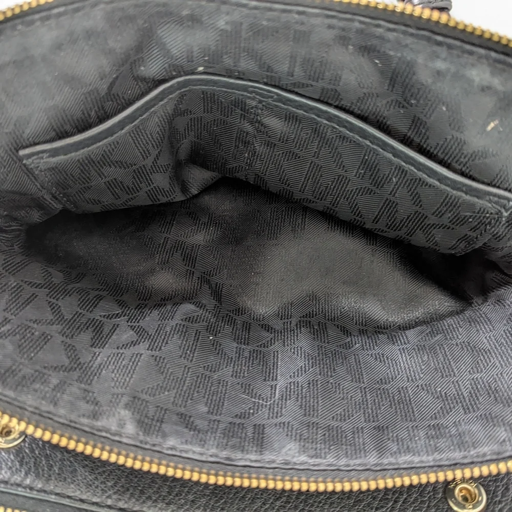 Michael Kors Jet Set Black Pebble Leather‎ Shoulder Bag  9 1/2